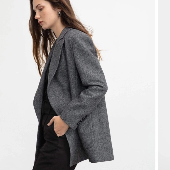 Oversized Grey Blazer​ - Picture 10 of 12